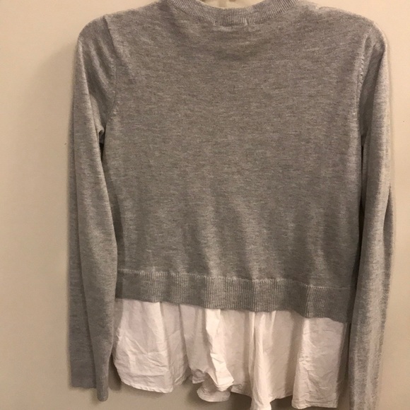 Gray/white Sweater Blouse. H&M US small - Picture 4 of 4